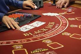 Tampilan permainan Mahjong Ways di aplikasi mobile bisabet dengan simbol mahjong